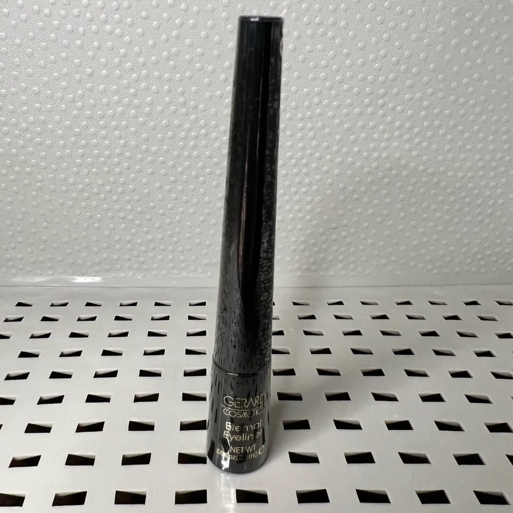 Gerald Cosmetics Smudgeproof, Waterproof, Ultra Black Eternal Eyeliner .08 fl oz